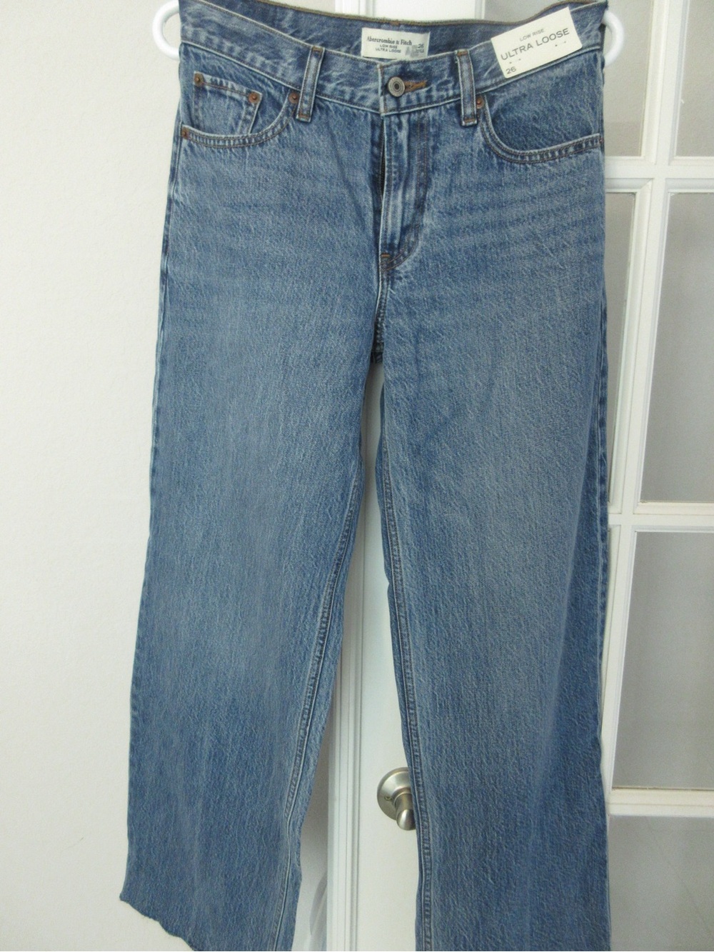 Abercrombie & Fitch Low rise Ultra Loose size 26R Light Blue Jeans